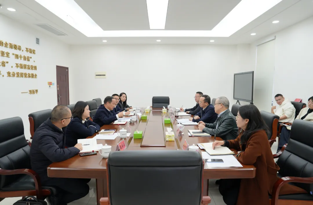 湖南聯(lián)通黨委書記、總經(jīng)理周智到省地質(zhì)院對接交流